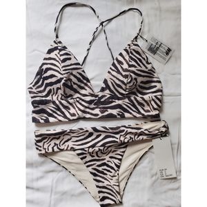 *BUNDLE 4 BIKINIS FOR $25!* New w Tag Bikini